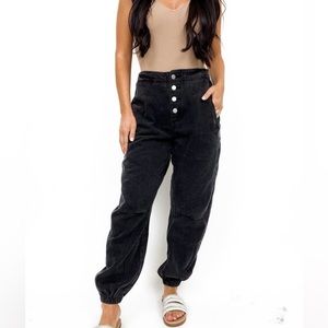Pol size medium Black denim Joggers stretch waist band super cute
